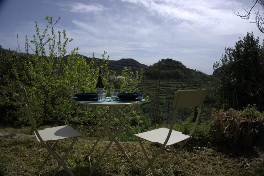 Casa Greta - Orco-Feglino Apartment ออร์โกเฟญีโน ภายนอก รูปภาพ